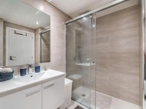 Fotografia z galérie ubytovania Lujoso apartamento con piscina comunitaria en la Costa del Sol v Marbelli