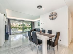 Fotografia z galérie ubytovania Lujoso apartamento con piscina comunitaria en la Costa del Sol v Marbelli