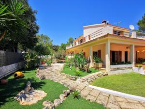Vonkajšia záhrada v ubytovaní Villa Divuit Pins