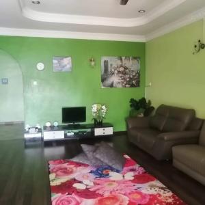 スンガイ・ブサールにあるHomestay sg besar, Taman Penggawaのギャラリーの写真