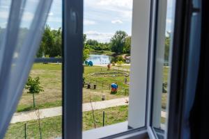 Bazén v ubytovaní Hotel Nadodrzański Dwór - Nowa Sól alebo v jeho blízkosti