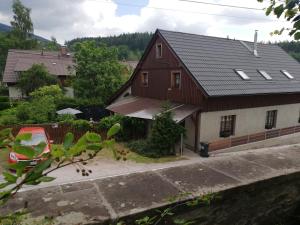 Το κτήριο όπου στεγάζεται  το σαλέ