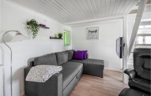 Seating area sa Pet Friendly Home In Juelsminde With Wifi