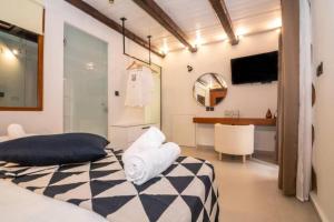 A television and/or entertainment centre at Casa Bene