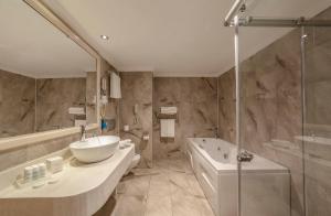 Koupelna v ubytování Hotel Turan Prince - Ex Sentido Turan Prince