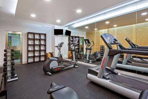 Fitness centrum a/nebo fitness zařízení v ubytování Wyndham Garden Cancun Downtown