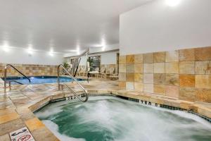 Piscina en o cerca de Clarion Pointe Medford