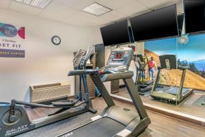 Gimnasio o instalaciones de fitness de Clarion Pointe Medford