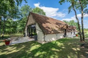 Zahrada ubytování La Grange De Léonie, Chambres d'hôtes avec Piscine et Spa