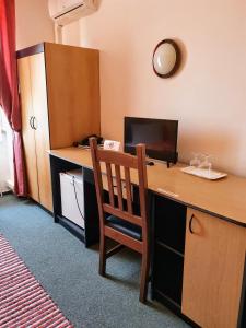 TV a/nebo společenská místnost v ubytování Hotel Senica, Garni
