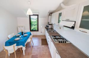 A kitchen or kitchenette at Agriturismo Podere Coldifico