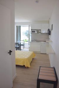 Cucina o angolo cottura di Studio piscine et vue mer