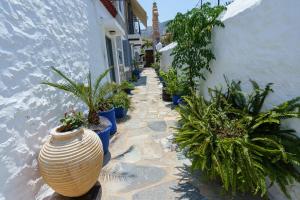 Kép LIVIN Hydra Garden Suite szállásáról Ídrában a galériában
