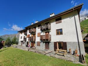 Galeriebild der Unterkunft Skichalet Cervinia Martino e Bassi apt Sandrino and Elena in Breuil-Cervinia