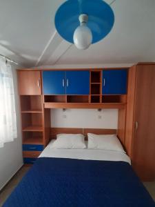 Postel nebo postele na pokoji v ubytování VILLA ANCORA MEDULIN