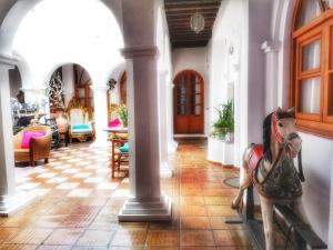 A seating area at El Beaterio Apartments