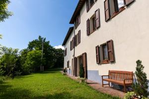 A garden outside Agriturismo Podere Coldifico