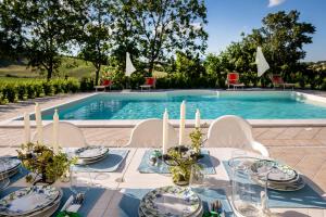 The swimming pool at or close to Agriturismo Podere Coldifico