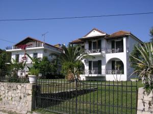 The building in which az apartmanhoteleket is located