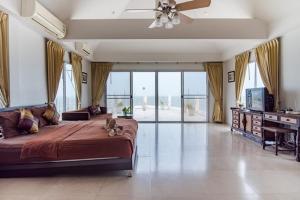 Μια τηλεόραση ή/και κέντρο ψυχαγωγίας στο บ้านตะวันจันทร์ดาว ชะอำ
