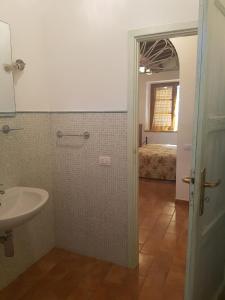 Agriturismo Mezzo Poggio tesisinde bir banyo