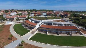 Pohľad z vtáčej perspektívy na ubytovanie Plavo nebo Istra Apartments