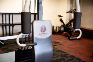 Fitness centrum a/nebo fitness zařízení v ubytování Ocean Breeze Hotel
