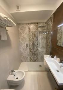 A bathroom at Hotel ristorante Bellavista