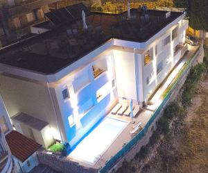 Bazén v ubytování Sun Apartments nebo v jeho okolí