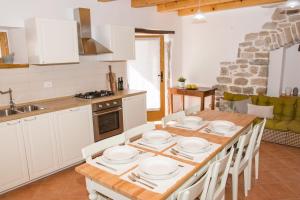 Zdjęcie z galerii obiektu New renovated stone house w mieście Gračišće