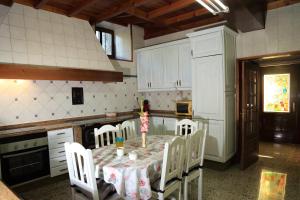 Kuchyňa alebo kuchynka v ubytovaní A Casa Da Asturiana