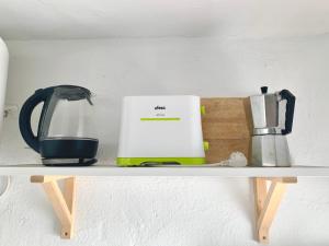 Príslušenstvo na prípravu kávy alebo čaju v ubytovaní Easy Nerja Beach House