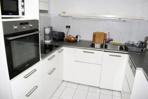 Kuchyň nebo kuchyňský kout v ubytování Casa Aurora
