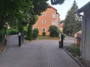 Budynek, w którym mieści się apartament
