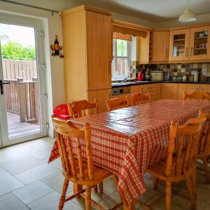 Η κουζίνα ή μικρή κουζίνα στο Holiday Cottages Portsalon