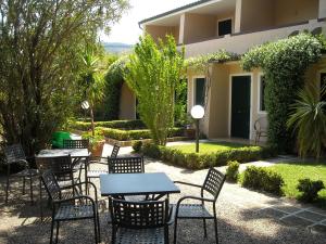 A garden outside Hotel Villa Rodriguez