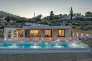 Gallery image of SUOLO di GIOIA Villa with magnificent sea view and infinity pool 18*4m in Koríthion +48 photos