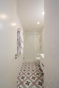 Koupelna v ubytování Morar Apartments Porto + 29 fotografií