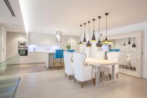 Kuchyňa alebo kuchynka v ubytovaní iloftmalaga Calle Nueva Lofts