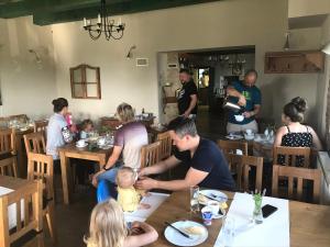 Hosté ubytování Na Kopečku AD 1795 - penzion s restaurací a wellness v Podkrkonoší