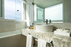 Baðherbergi á Hotel Farah Tanger