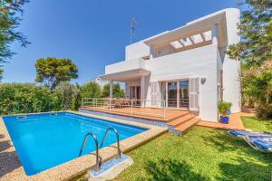 The swimming pool at or close to Villa Es Ratolí