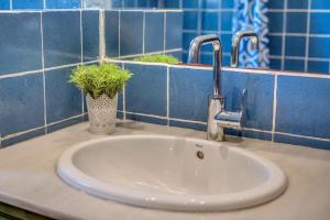 A bathroom at Villa Es Ratolí