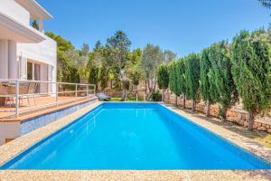The swimming pool at or close to Villa Es Ratolí
