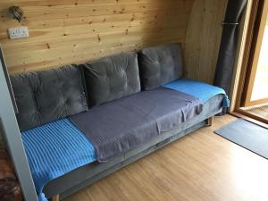 Garden Cottage Glamping Pod客房内的一张或多张床位