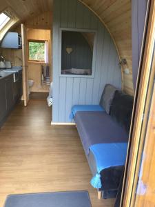 Garden Cottage Glamping Pod的休息区