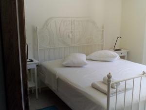 Φωτογραφία από το άλμπουμ του Ithaca's Poem Apartments στο Βαθύ