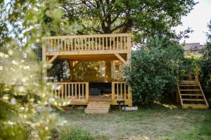 Vonkajšia záhrada v ubytovaní Lee house, WI-FI,FREE PARKING, HOT TUBE