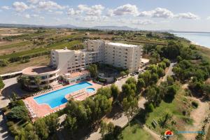 Bazén v ubytování Paradise Beach Resort Selinunte nebo v jeho okolí