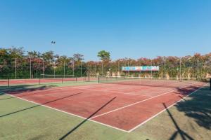 Tenis a/nebo squash v ubytování Paradise Beach Resort Selinunte nebo okolí